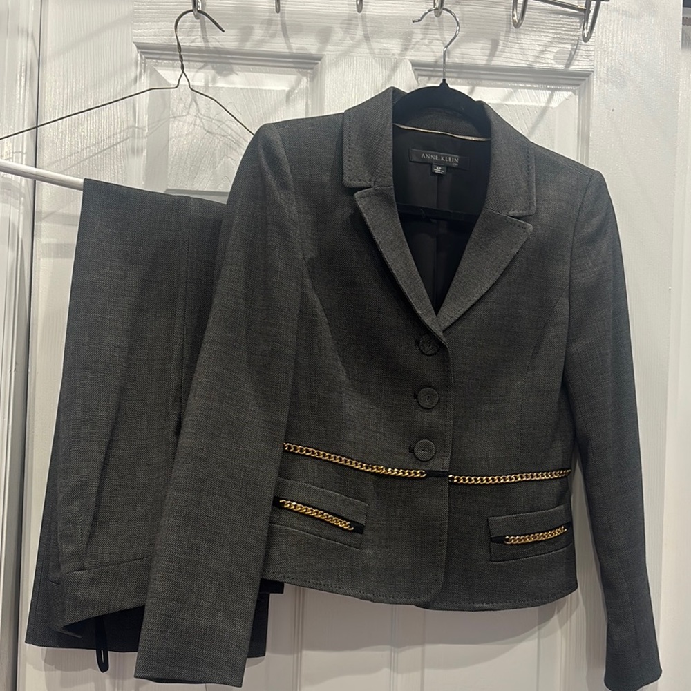 Anne Klein Gray and Gold Pantsuit for Professional Settings
